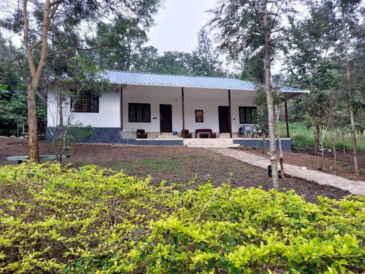 Beyond Bodhi, A Forest Retreat Bed and Breakfast Kanthalloor
